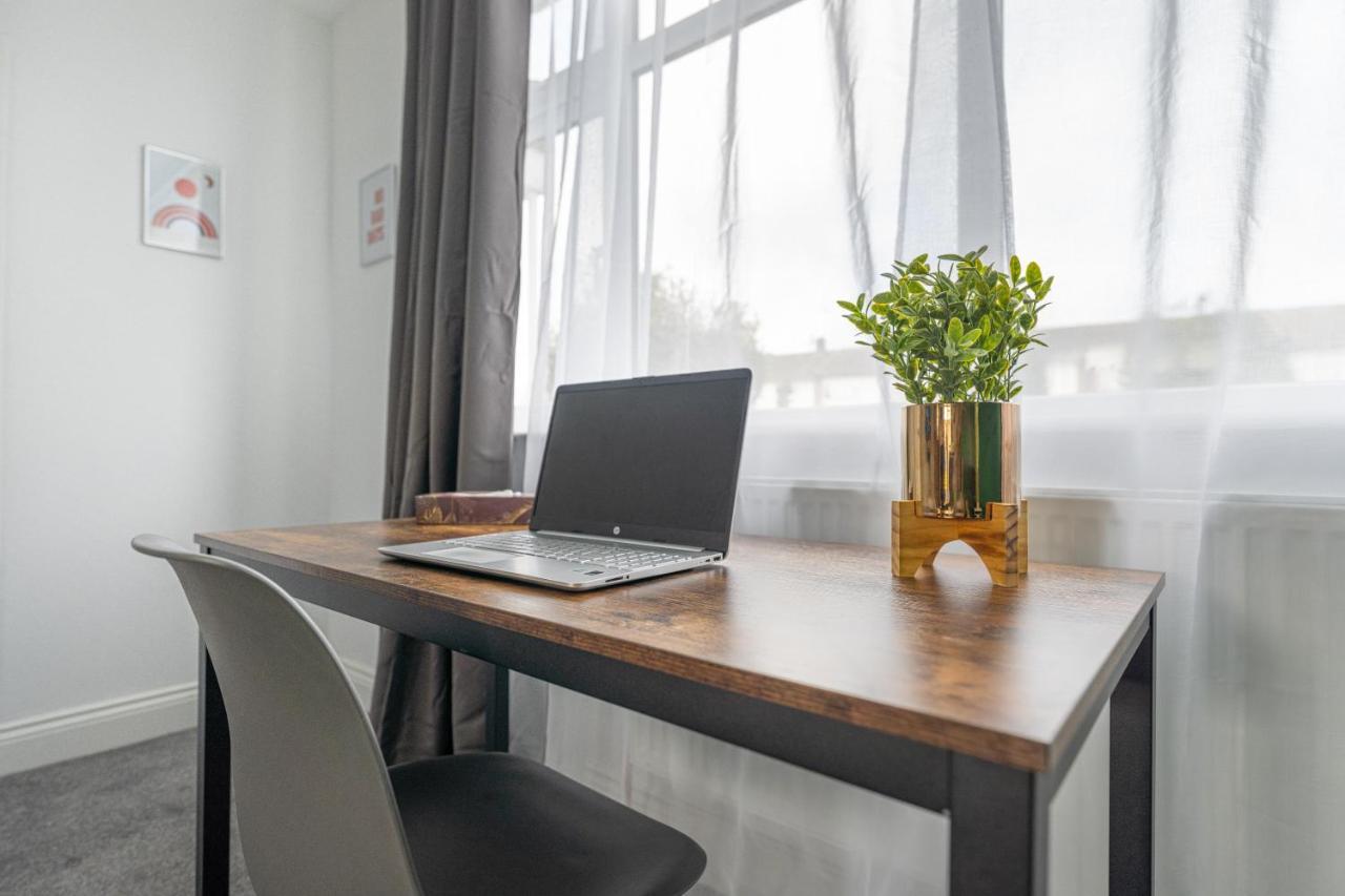 Contractor Accommodation Near Heathrow, Windsor Minutes From M4 Slough Bagian luar foto