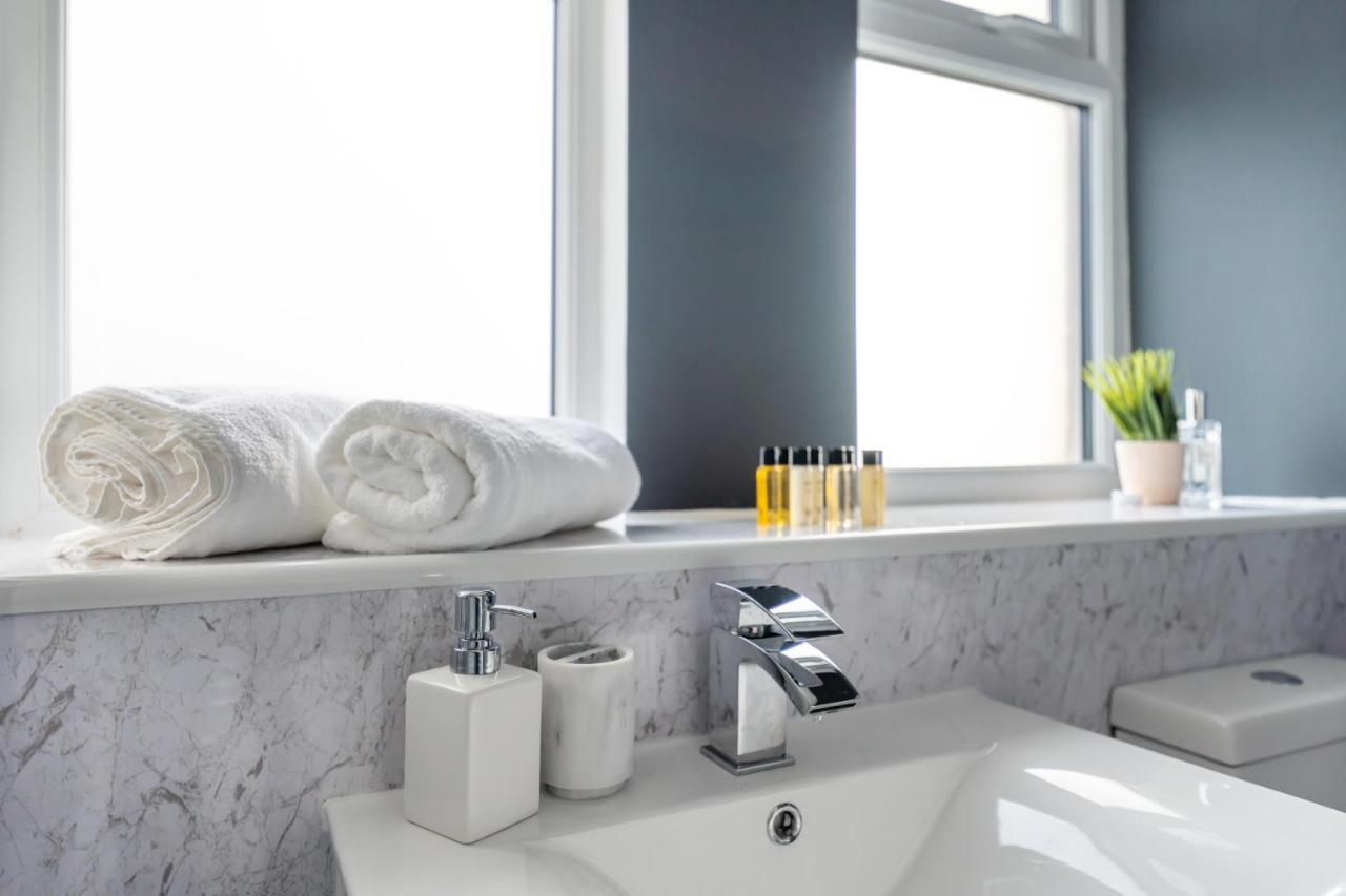 Contractor Accommodation Near Heathrow, Windsor Minutes From M4 Slough Bagian luar foto