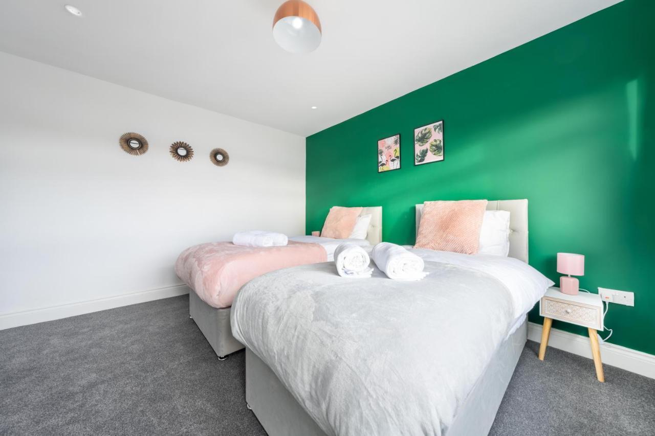 Contractor Accommodation Near Heathrow, Windsor Minutes From M4 Slough Bagian luar foto